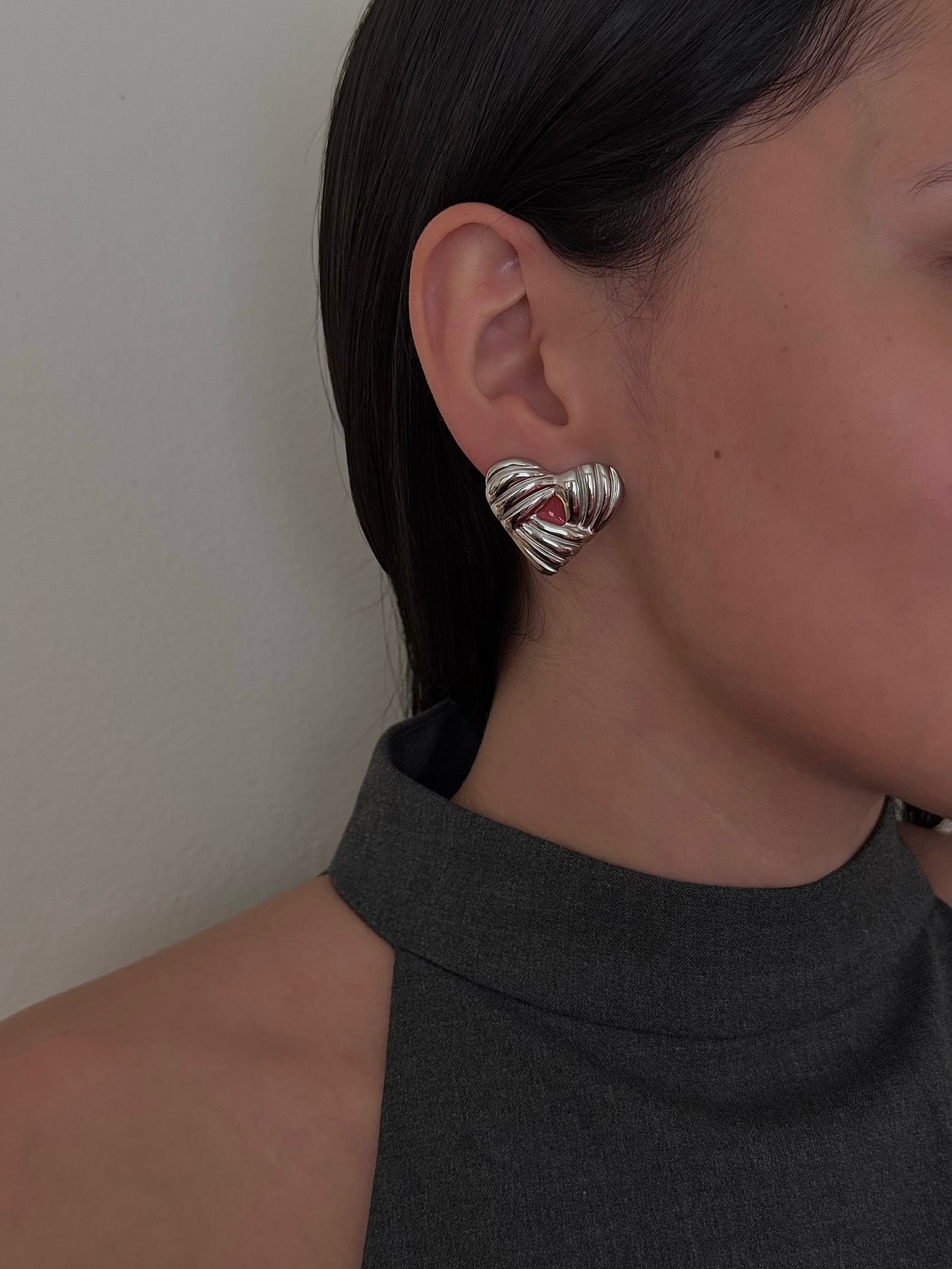 Aretes Corazón Rojo Plateado