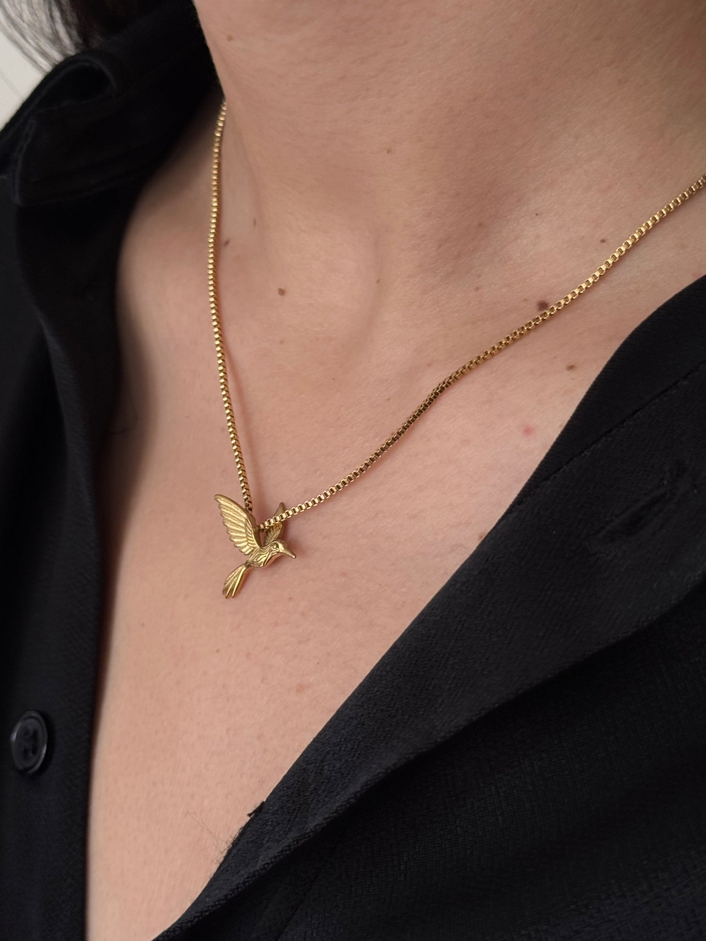 Dije Colibrí Liso Dorado