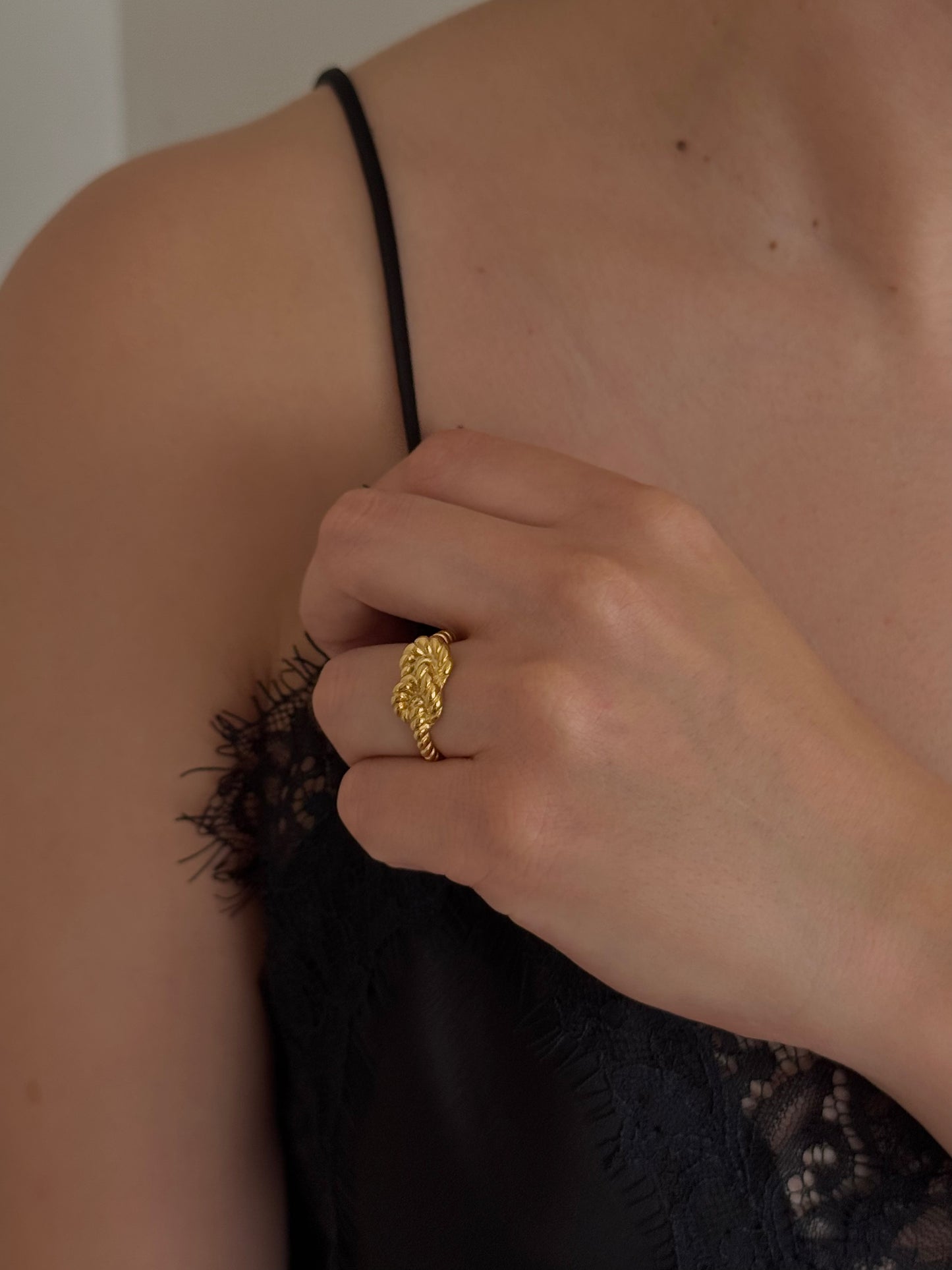 Anillo Ondas Gemelas Dorado Ajustable