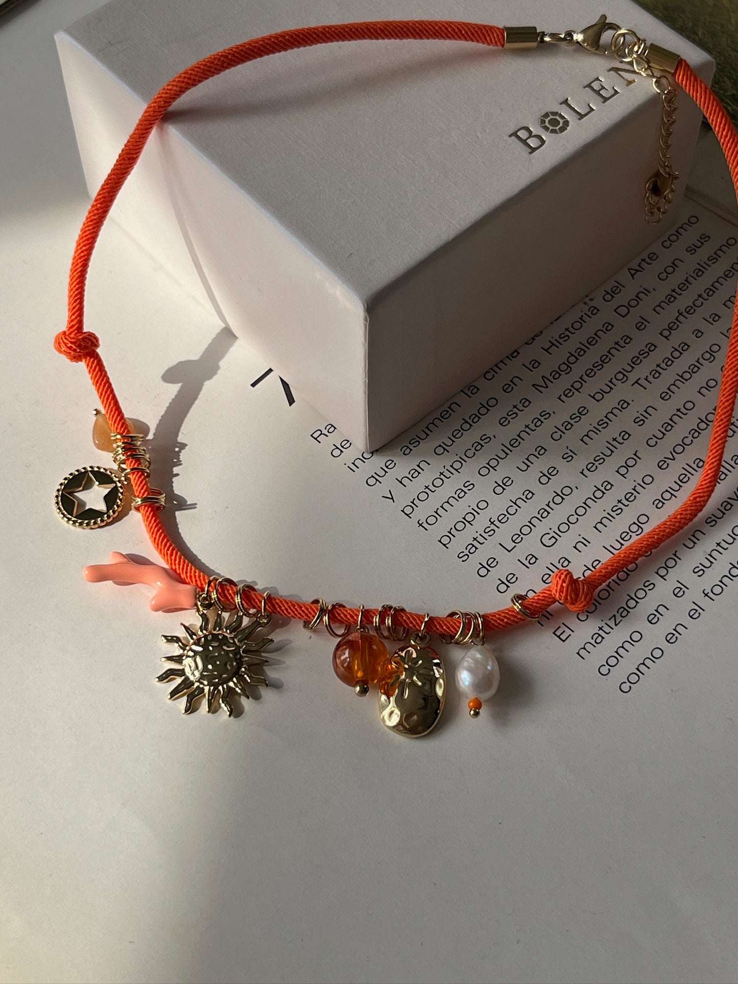 Collar Sol de Coral