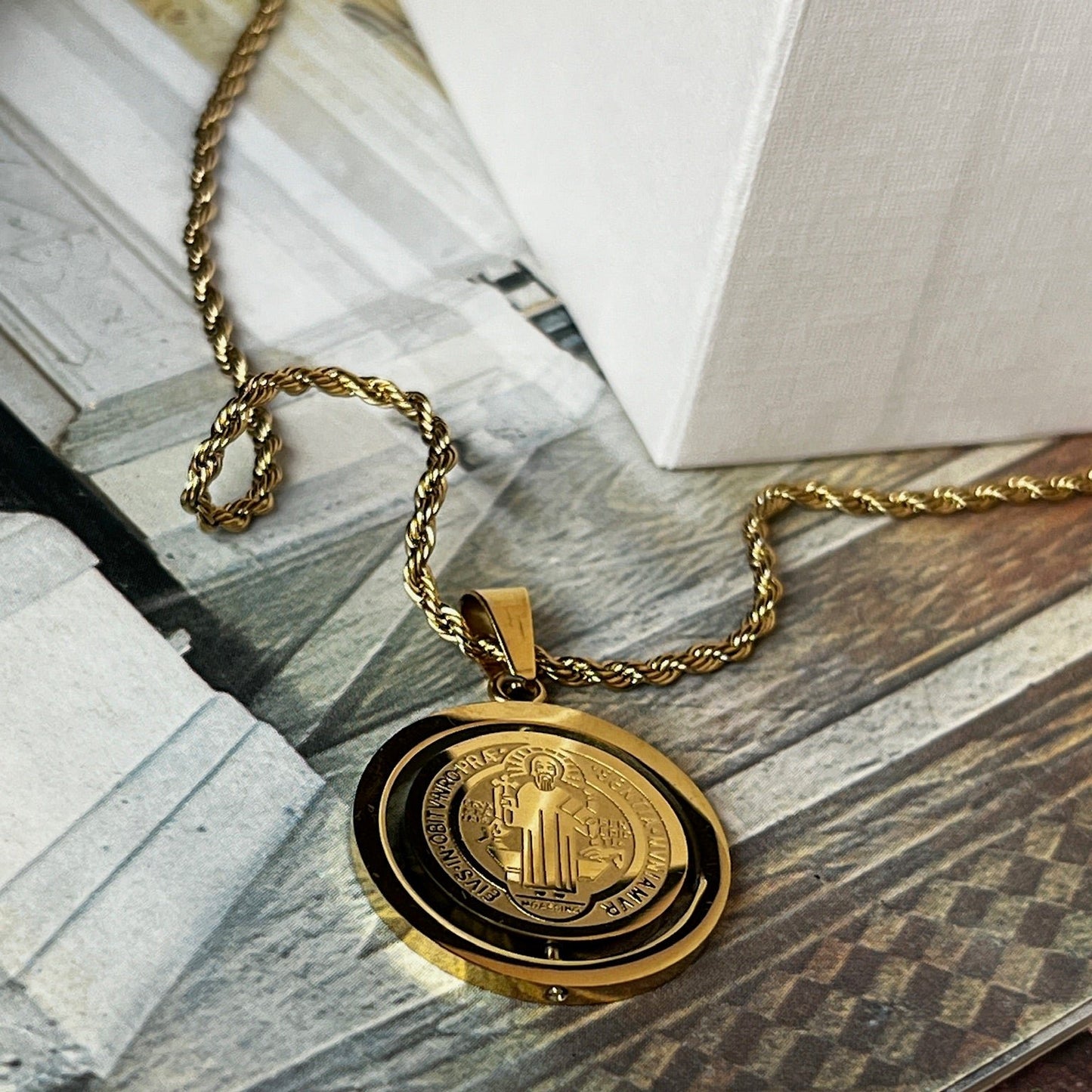 Collar San Benito