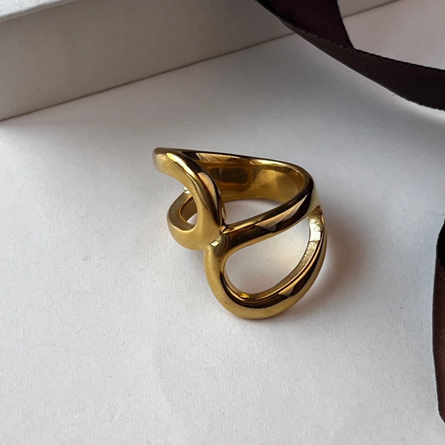 Anillo Cira