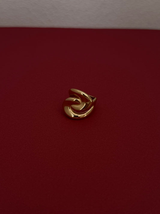 Anillo Lazos Delgados Entrelazados Dorado