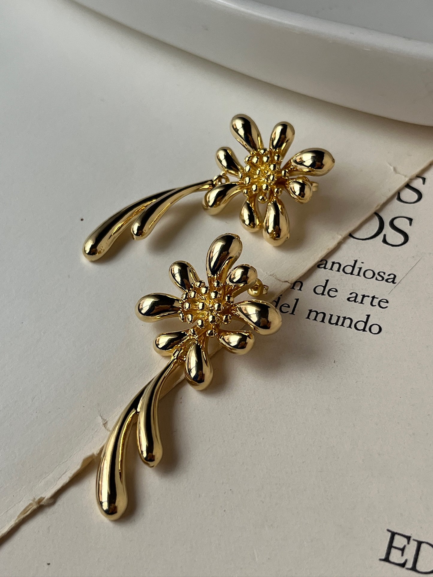 Aretes Peonía