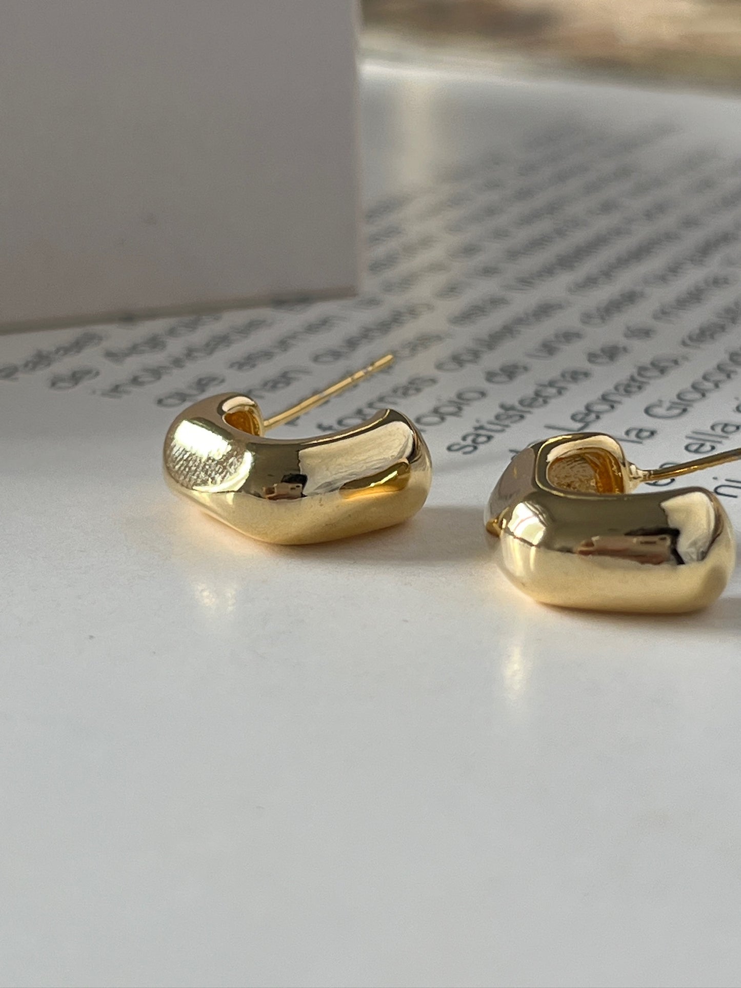 Aretes Nova