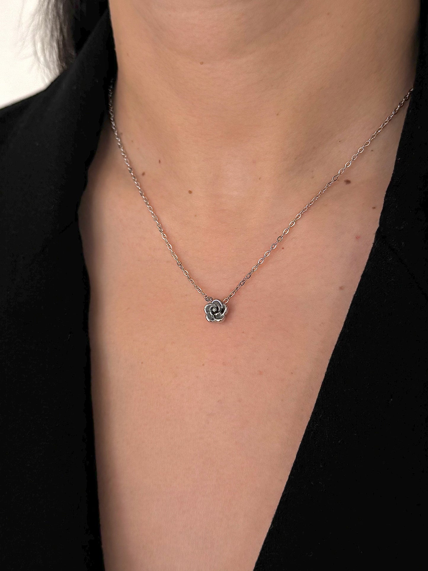 Collar Rosa Abierta Mini Plateado