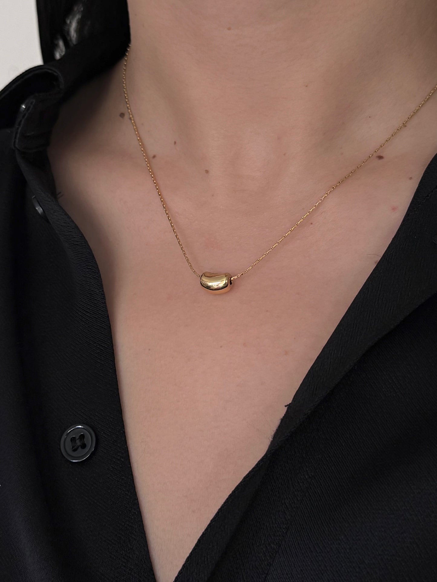 Collar Óvalo Liso Mini Chueco Dorado