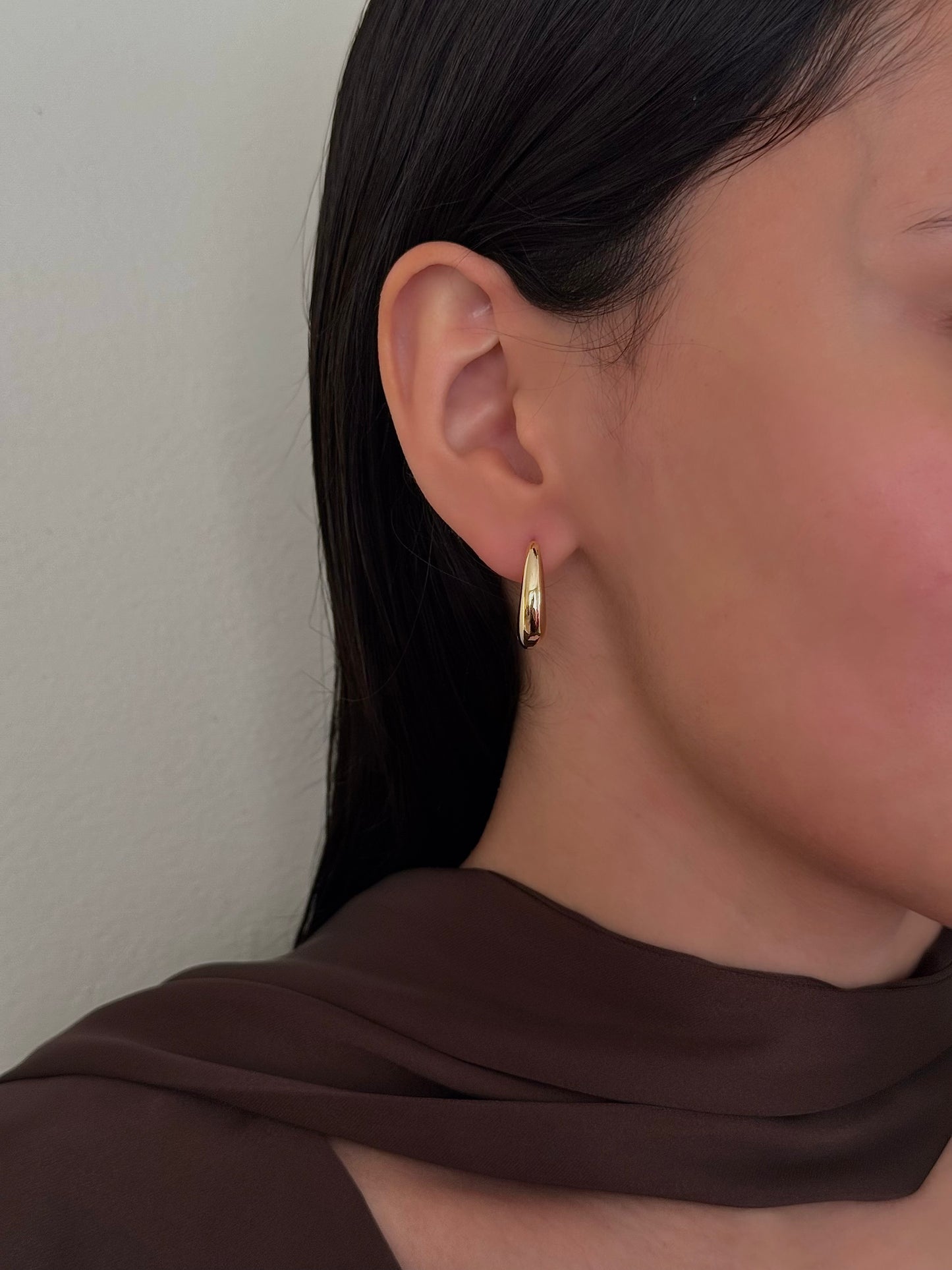 Aretes Ovalados Lisos Delgados Dorados