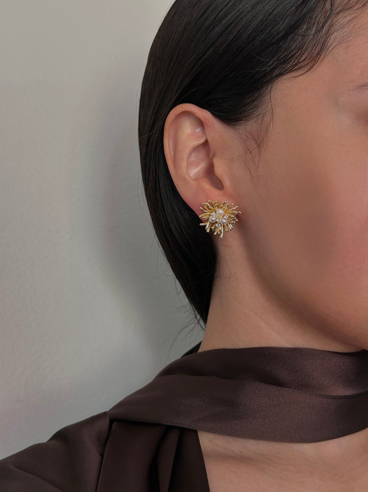 Aretes Flor Perlas con Zirconia Lisos Dorados