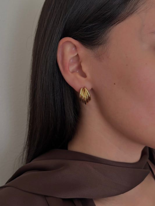 Aretes de 5 Líneas Dorados