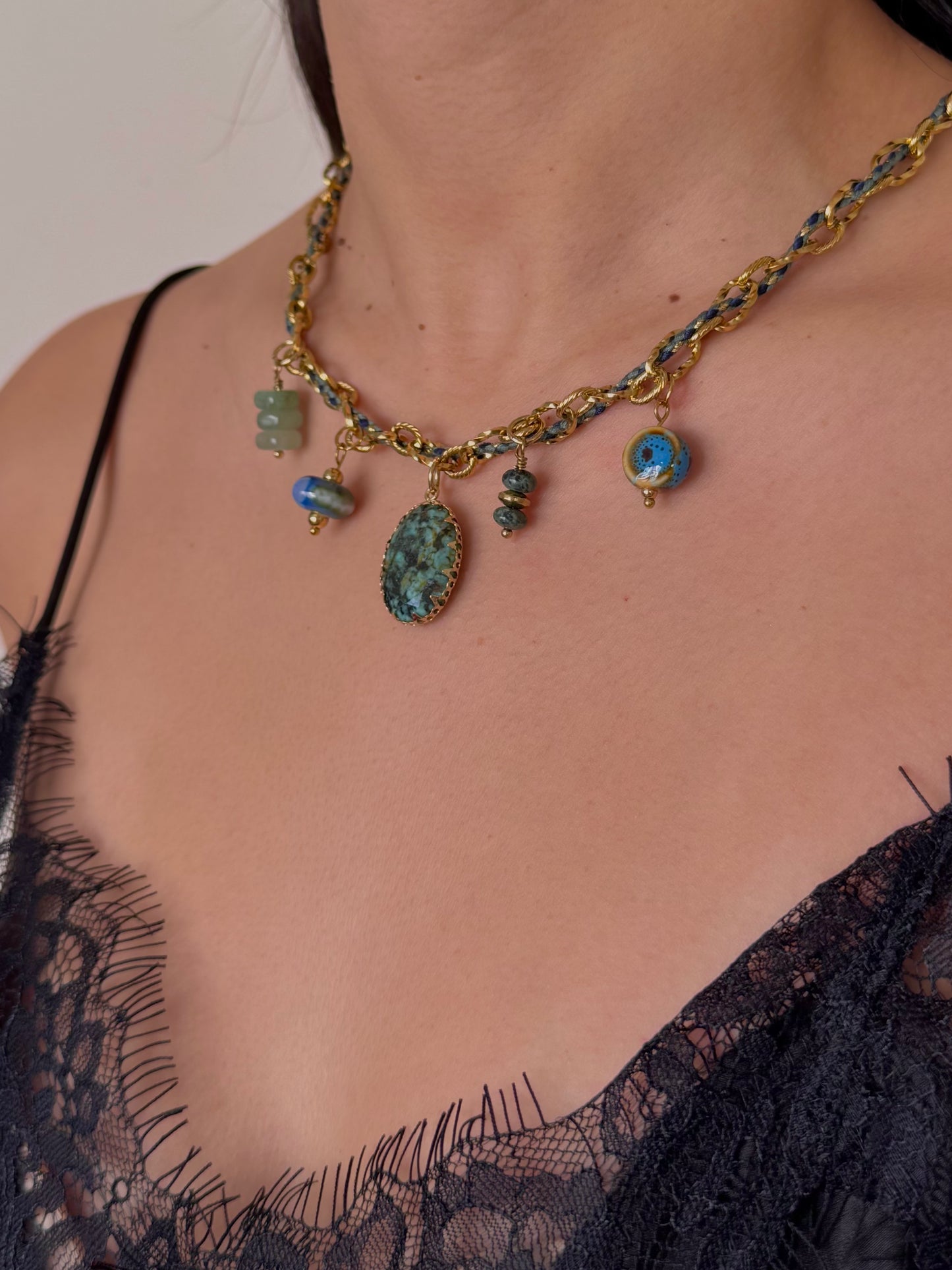 Collar Listón Verde con Dijes