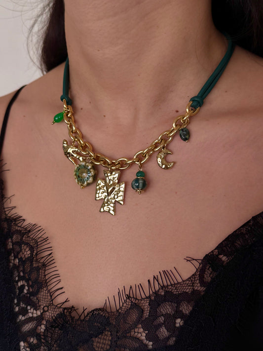 Collar Cuero Verde Cruz Dorada