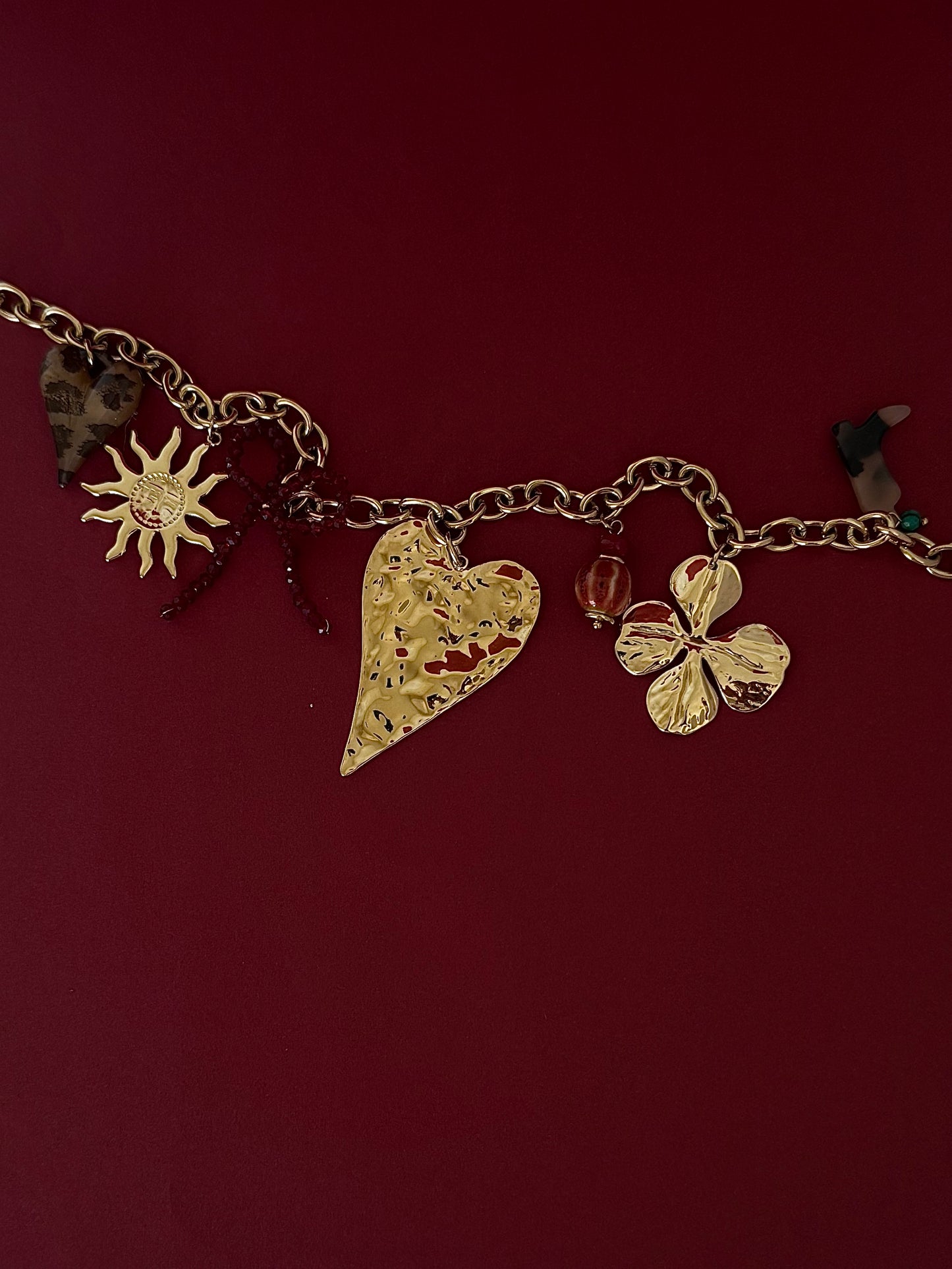 Collar Corazón Dorado Sol