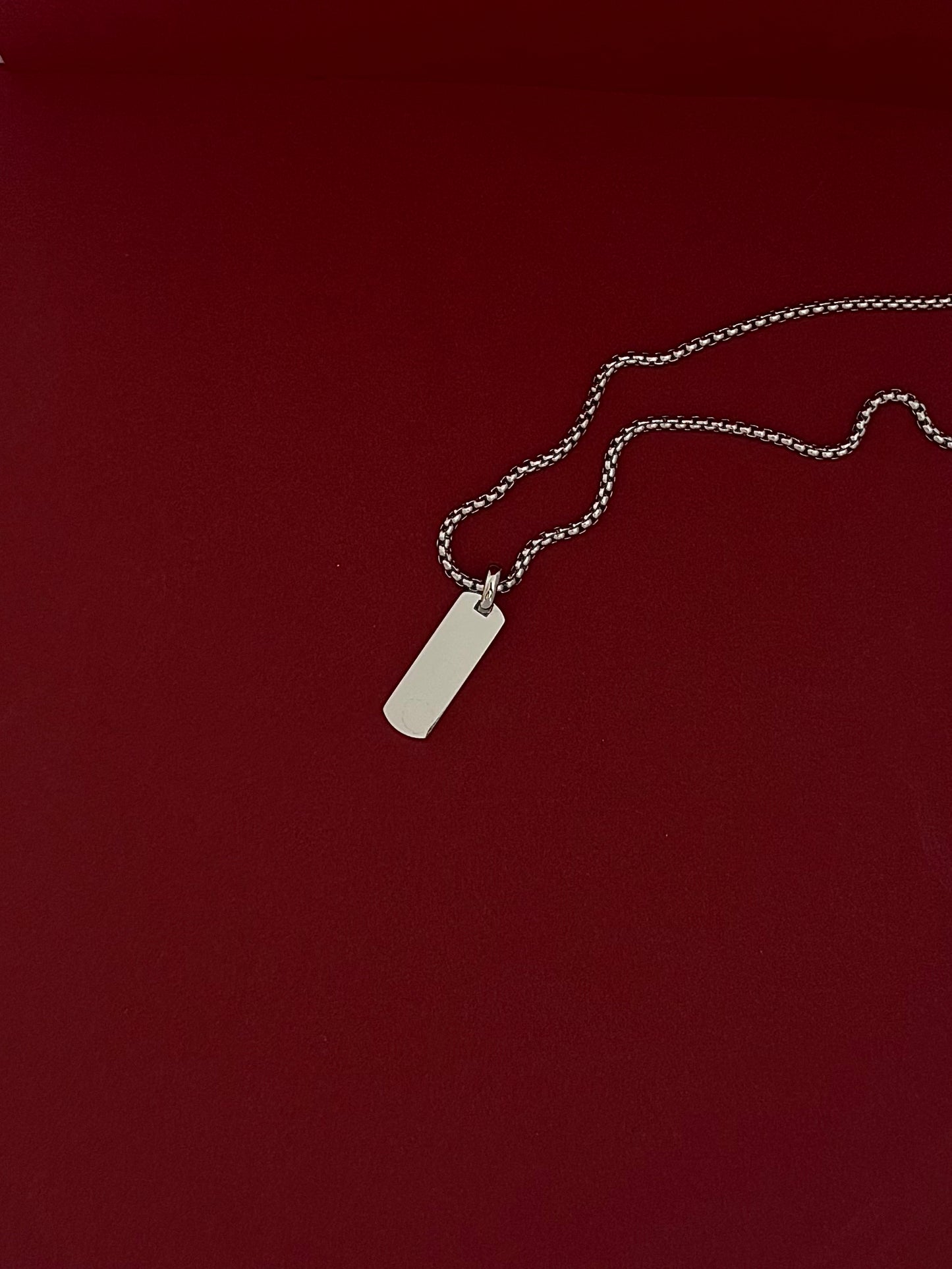 Collar Óvalo Liso Relleno Alargado Plateado