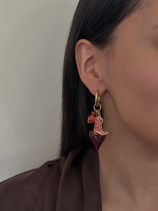 Aretes Bota Roja con Corazón