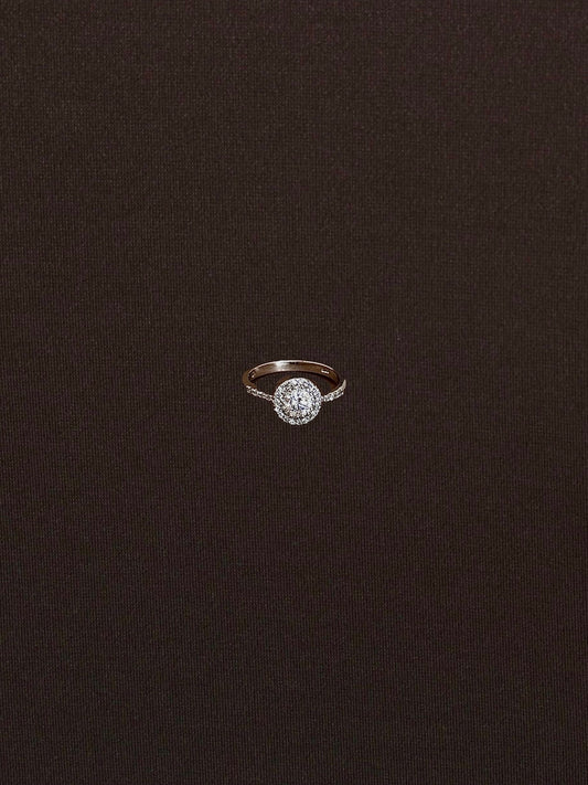 Anillo Solitario con Contorno de Bolitas y Zirconia