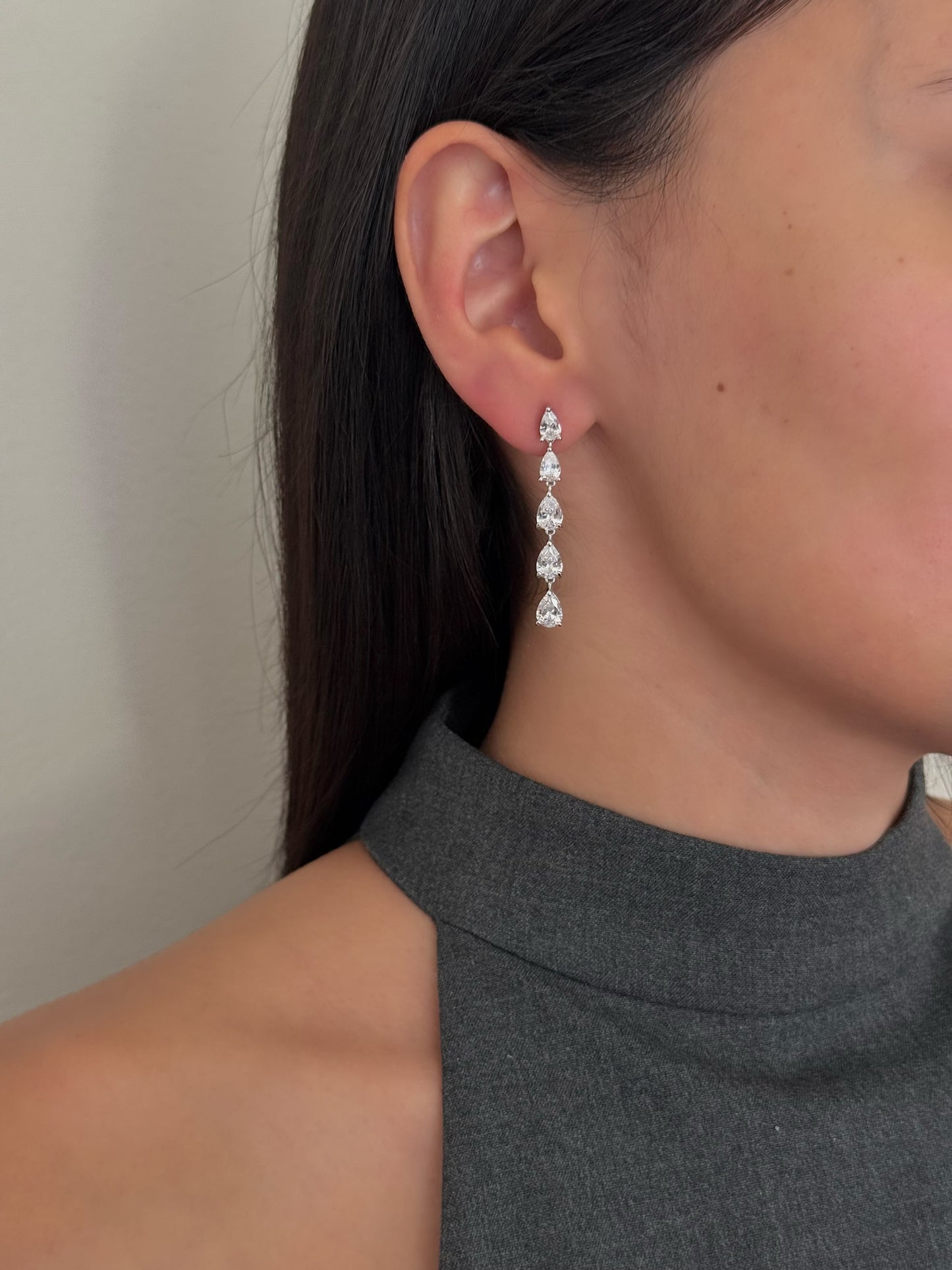 Aretes Gota Blanca en Garra