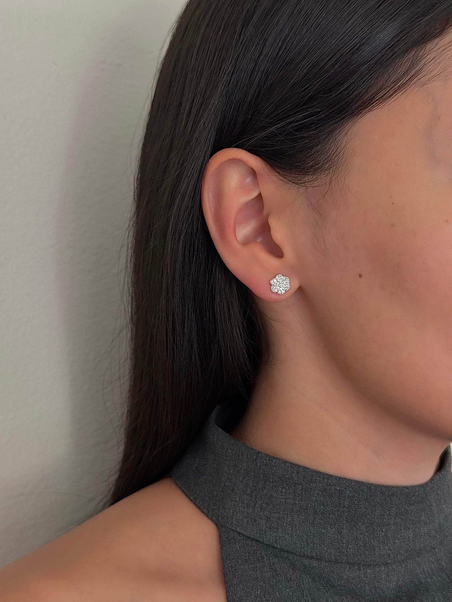 Aretes Flor de Zirconias