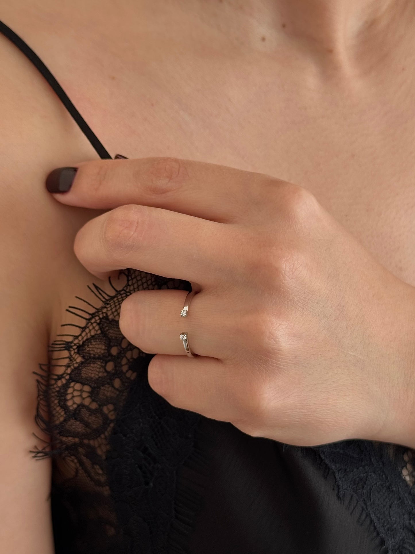 Anillo Doble Zirconia en Esquinas