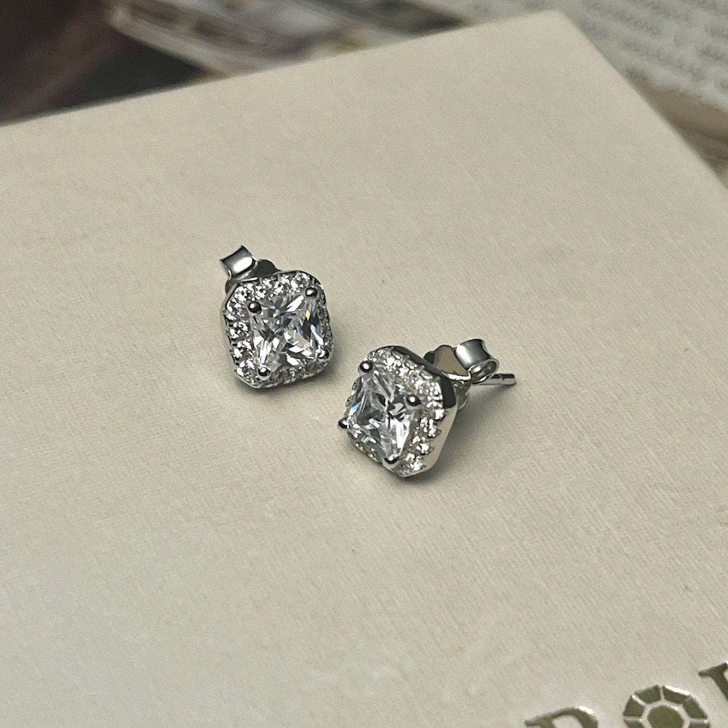 Aretes Nairobi