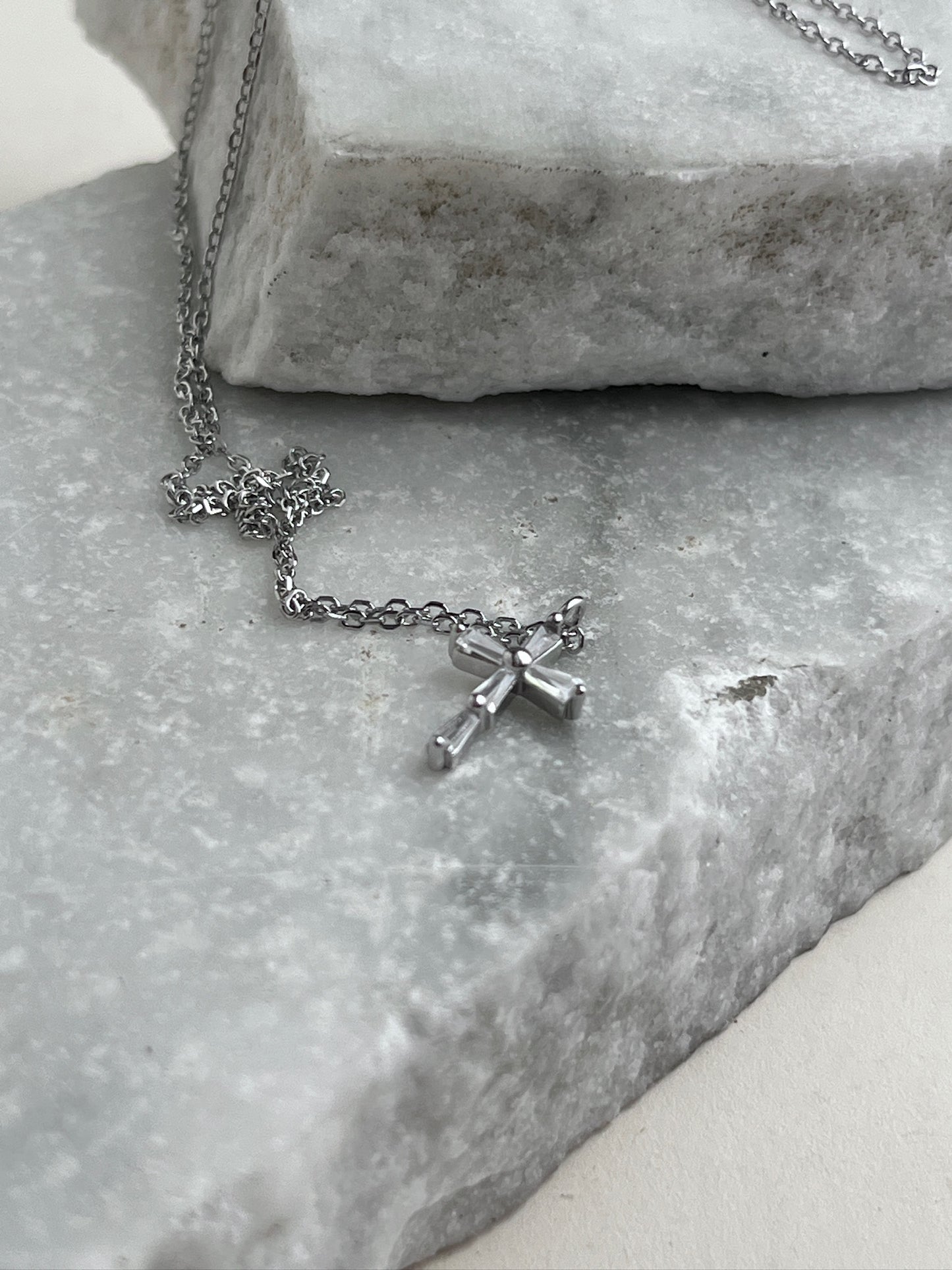 Collar Cruz Singular
