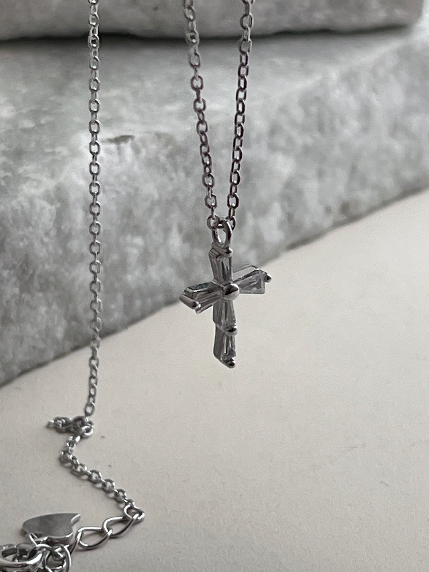 Collar Cruz Singular
