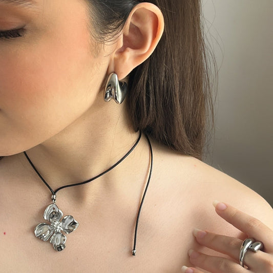Collar Flora