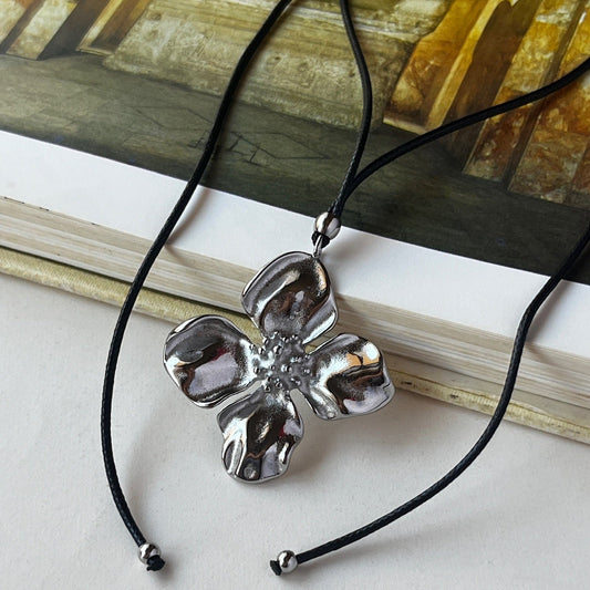 Collar Flora
