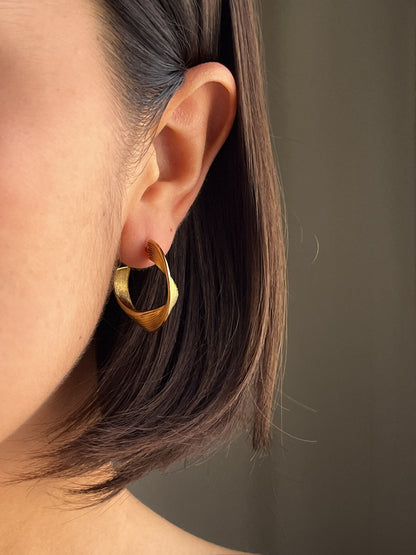Aretes Cammellia