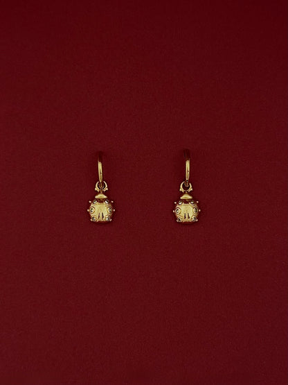 Huggies Dorados con Catarinas y Zirconias Blancas