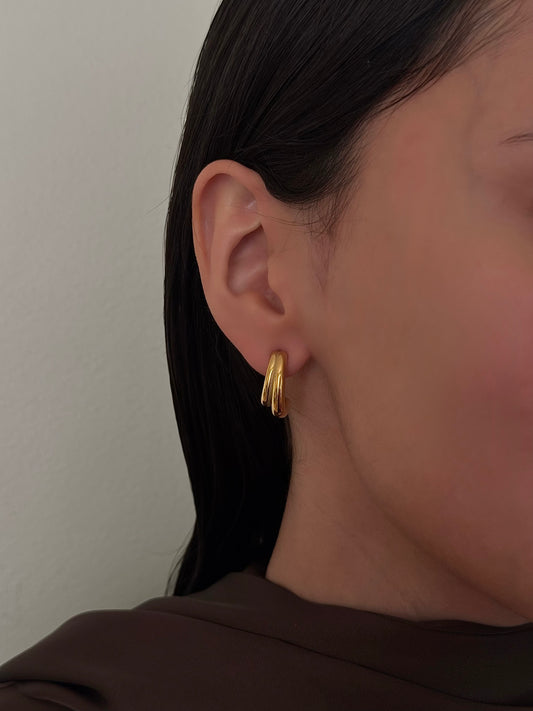 Aretes Doble Línea Dorados