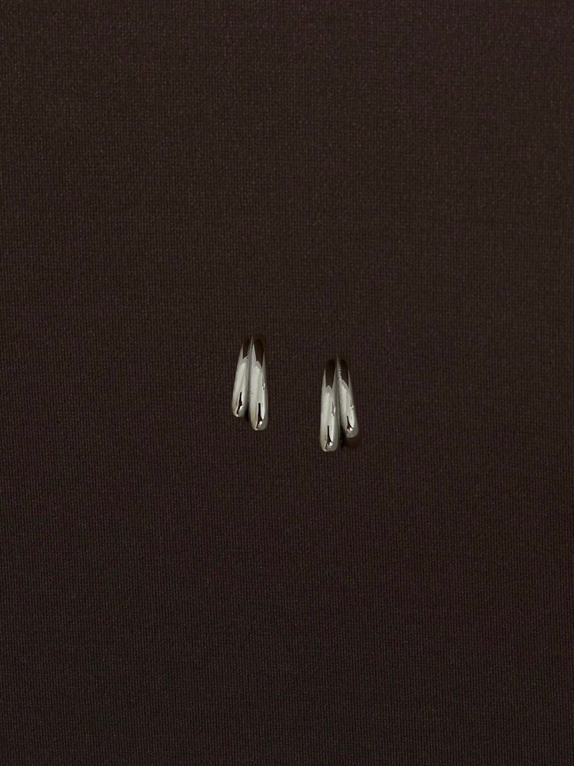 Aretes Doble Línea Plateados