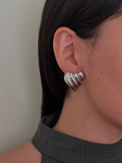 Aretes Corazón Chunky Plateados