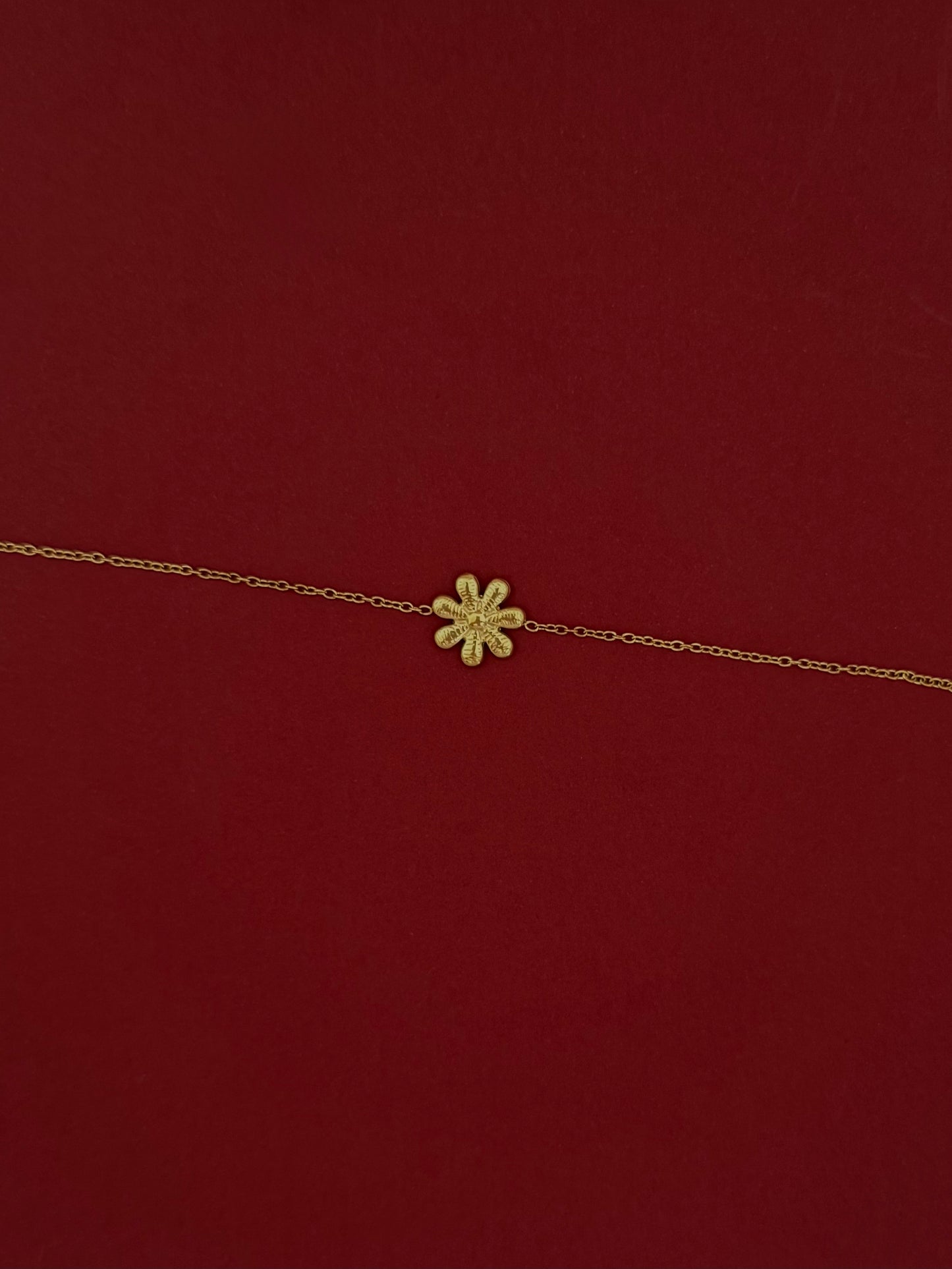 Pulsera Flor Lisa Rayada Dorada