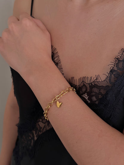 Pulsera Eslabones con Corazón Dorada