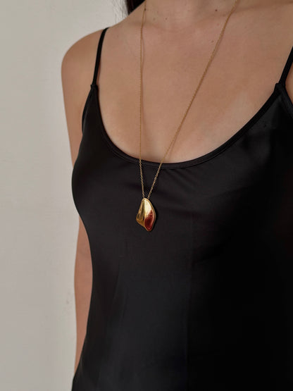 Dije Círculo Orgánico Relleno Dorado