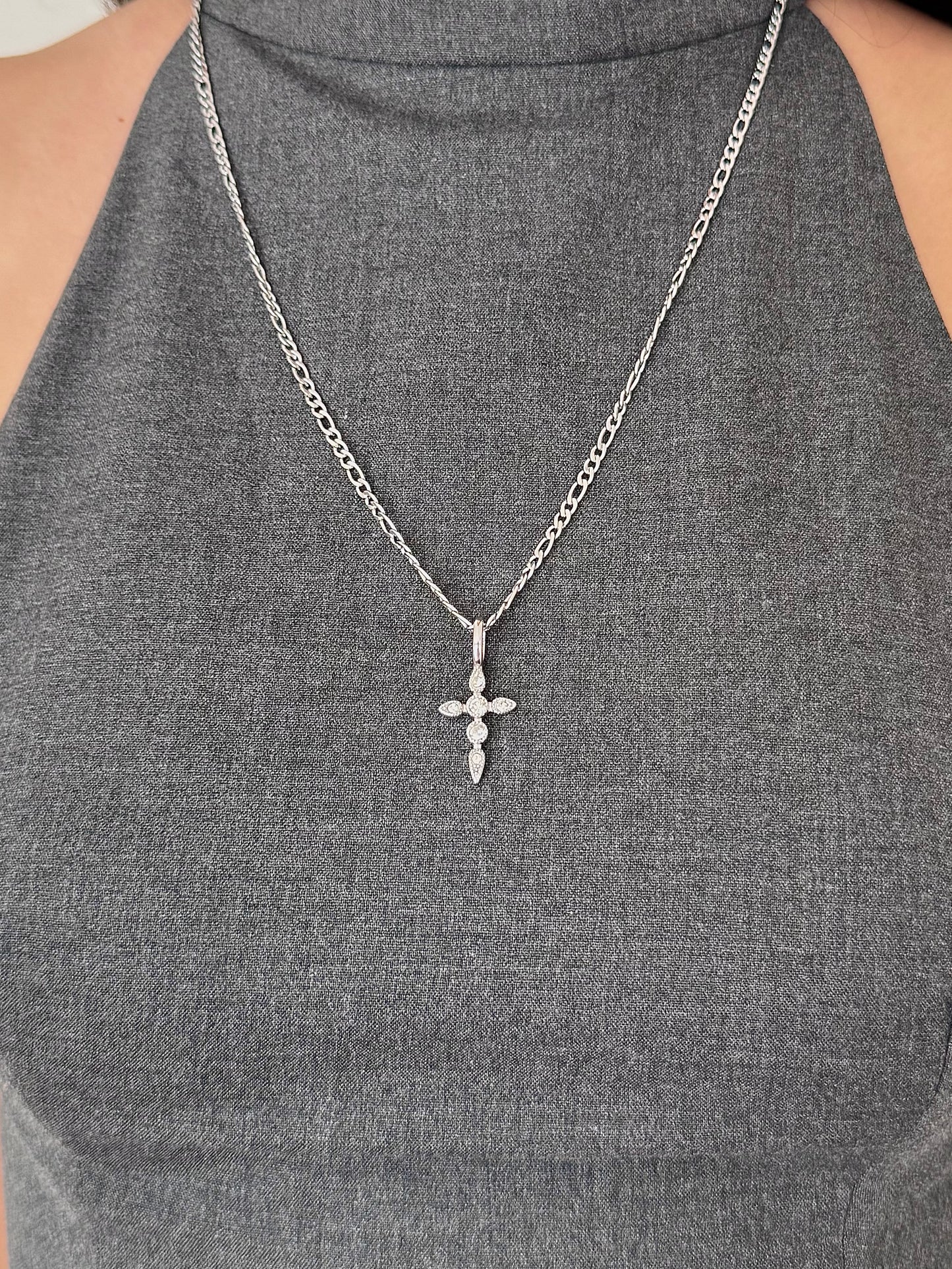 Dije Cruz con Zirconias