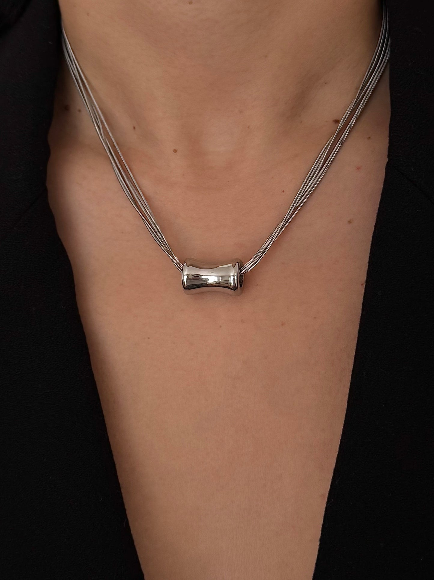 Dije Óvalo Orgánico Plateado