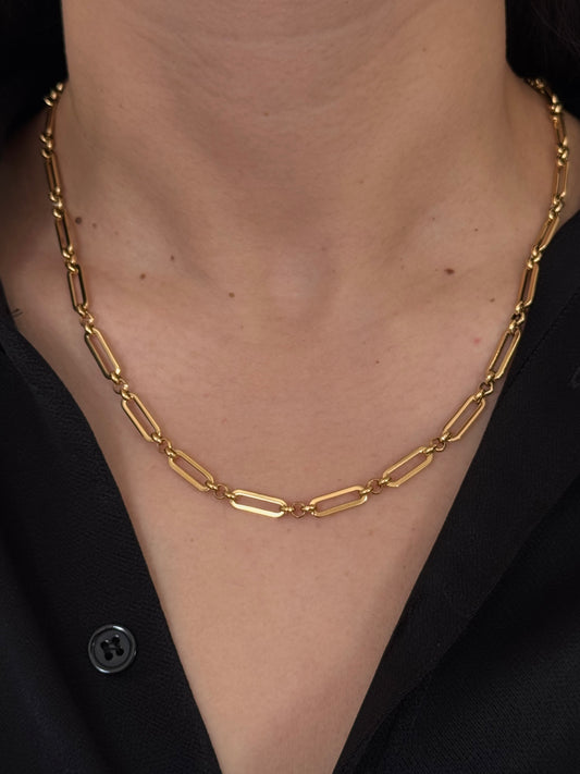 Cadena Rectangular con Círculos Delgada Dorada