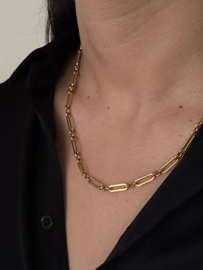 Cadena Rectangular con Círculos Delgada Dorada