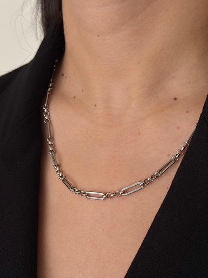 Cadena Rectangular con Círculos Delgada Plateada