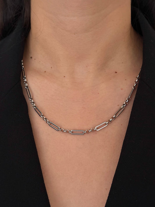 Cadena Rectangular con Círculos Delgada Plateada