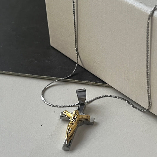 Collar Cristo Cruz Plateada
