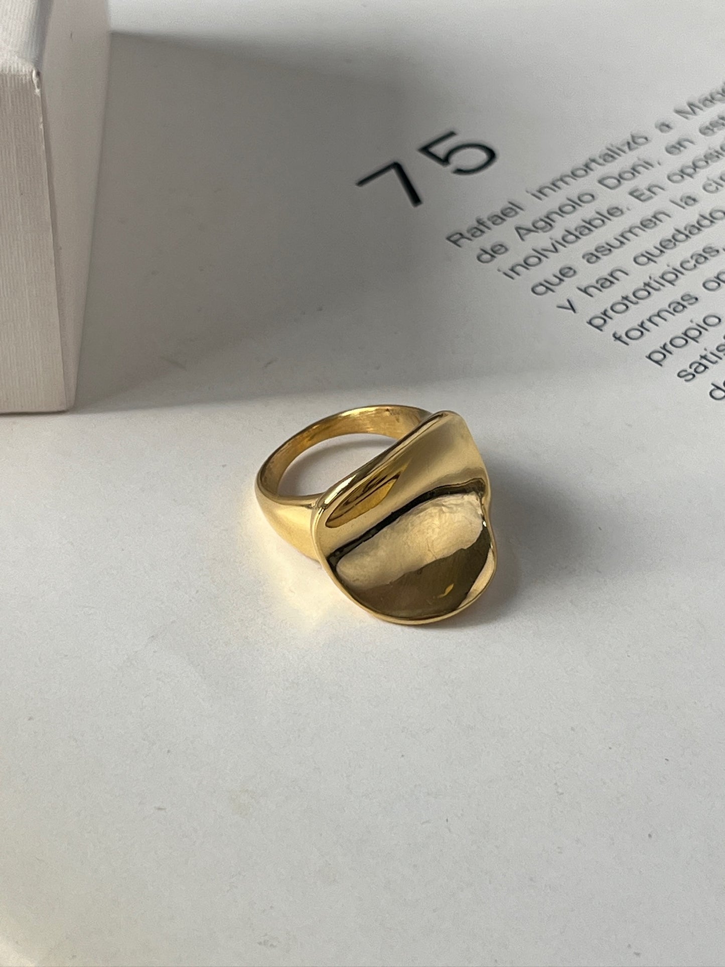 Anillo Trono