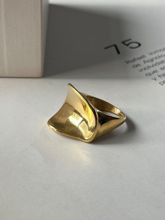 Anillo Trono