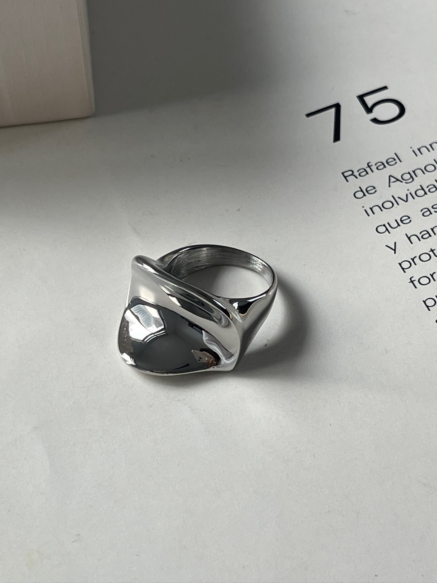 Anillo Trono