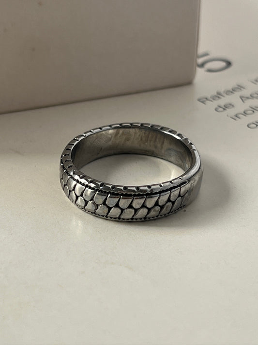Anillo Escamas