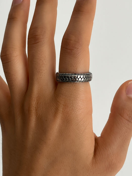 Anillo Escamas