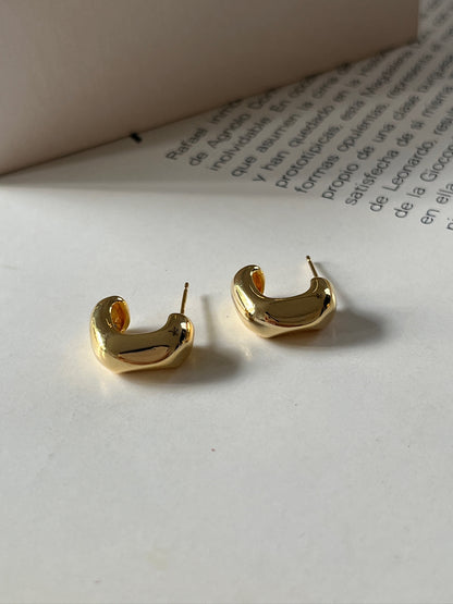 Aretes Nova