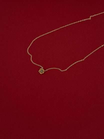 Collar Rosa Abierta Mini Dorado